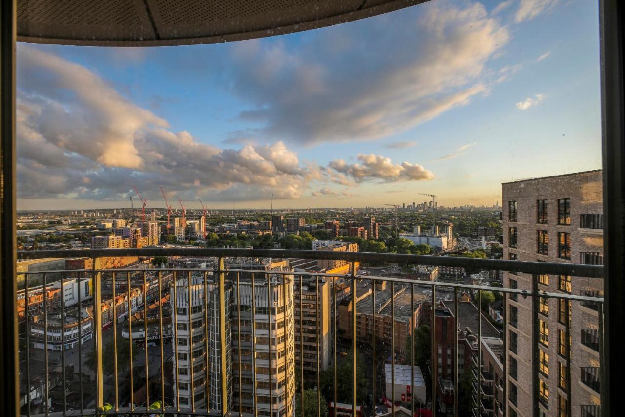 Amazing London City Skyline View & Transport Links 巴尔金 外观 照片